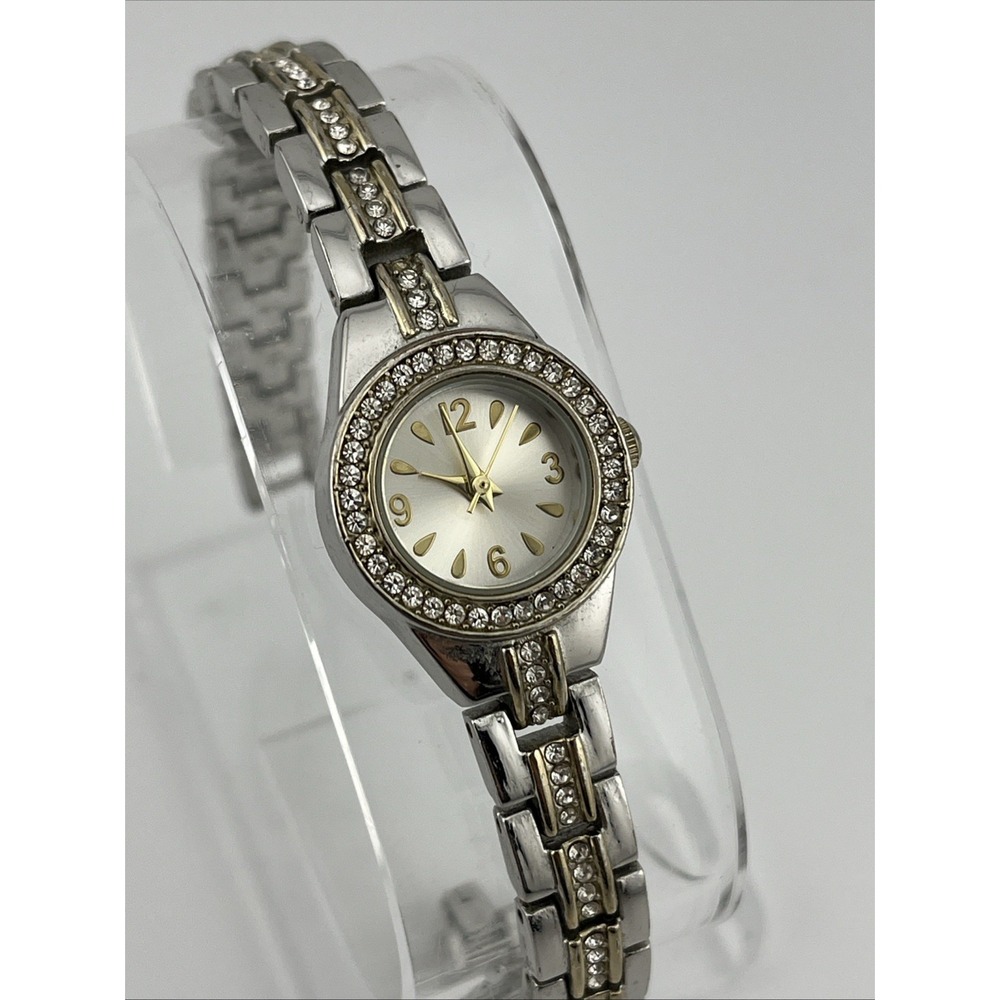 Merona Watch Women 19mm Case Silver‎ 7.25" Band Crystal Accents- New Battery